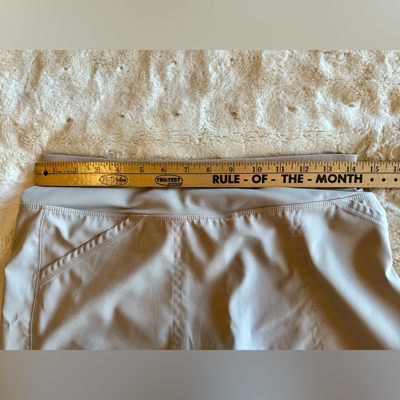 Cypress Club Small Pull On Light Tan/Light Khaki Skort EUC - Picture 10 of 11